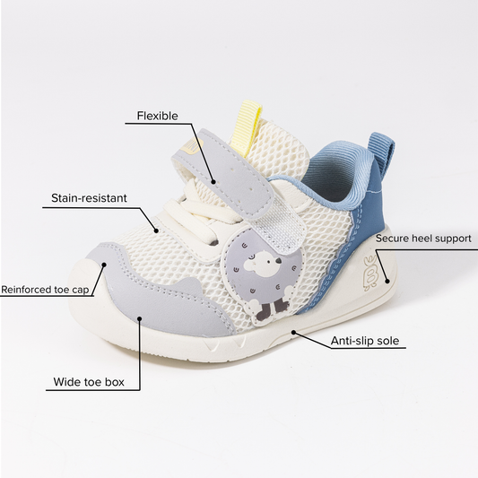 Everyday Mesh Wide Toe Sneaker