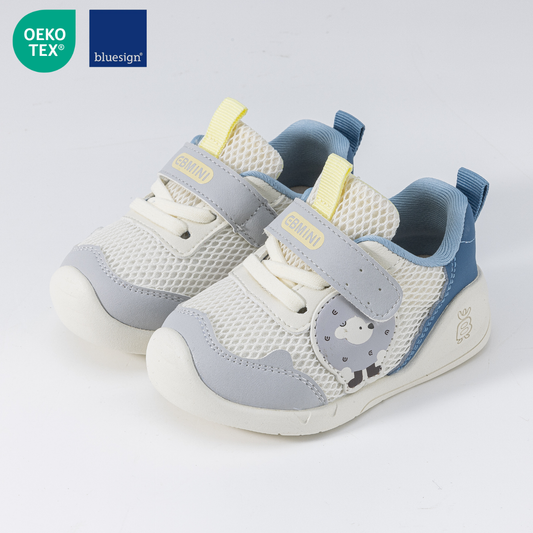 Everyday Mesh Wide Toe Sneaker