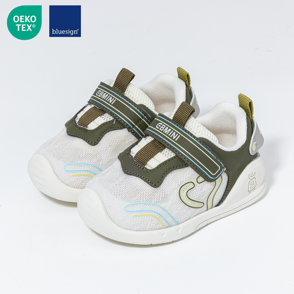 Everett Wide Toe Everyday Sneaker