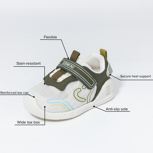 Everett Wide Toe Everyday Sneaker