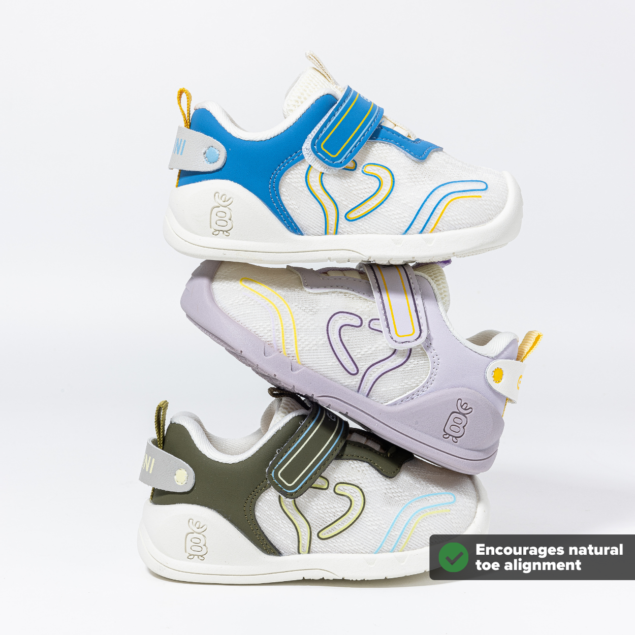 Everett Wide Toe Everyday Sneaker